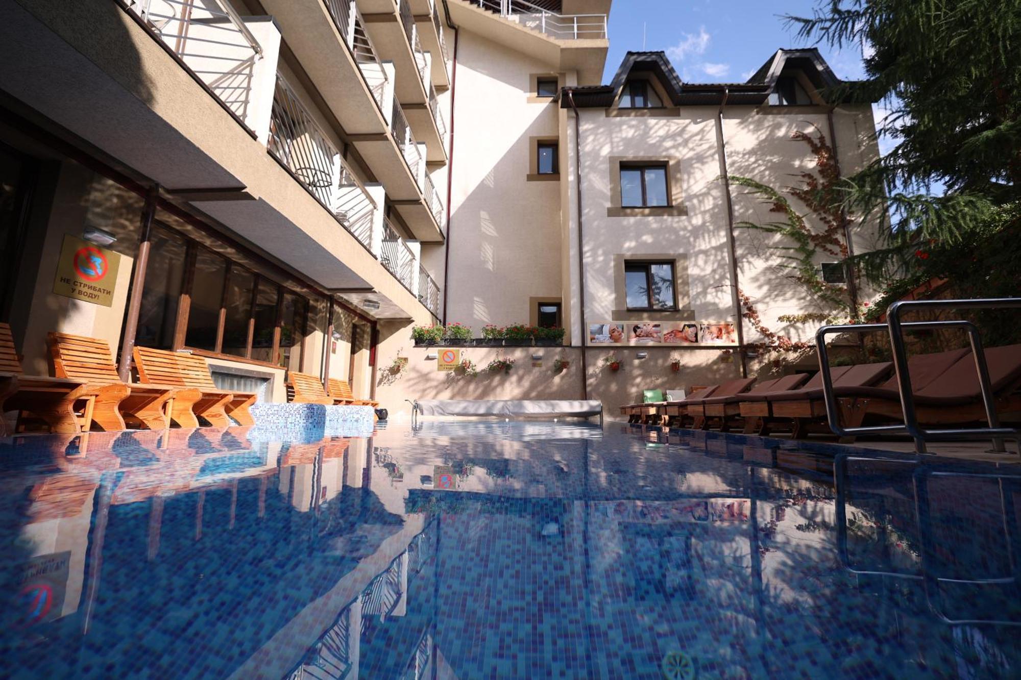 Romantik Spa Hotel Jaremtje Exteriör bild